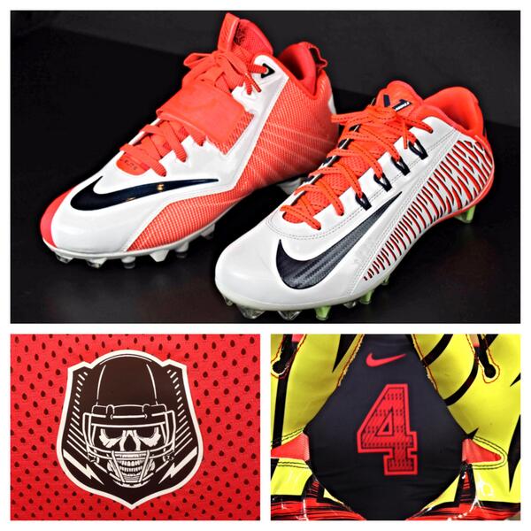 NLeveretter12's tweet image. HOOOO MAH GOD !"@TheOpening2014: #TheOpening's Team #FlyRush Uniform  

Built to dominate the future http://t.co/mYzByk9fb4"