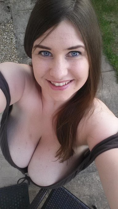 Dont watch #WorldCup look down my #cleavage instead http://t.co/sBCWMCdwB4<a href="/tag/worldcup"class="tags">#WorldCup</a><a href="/tag/cleavage"class="tags">#cleavage</a>