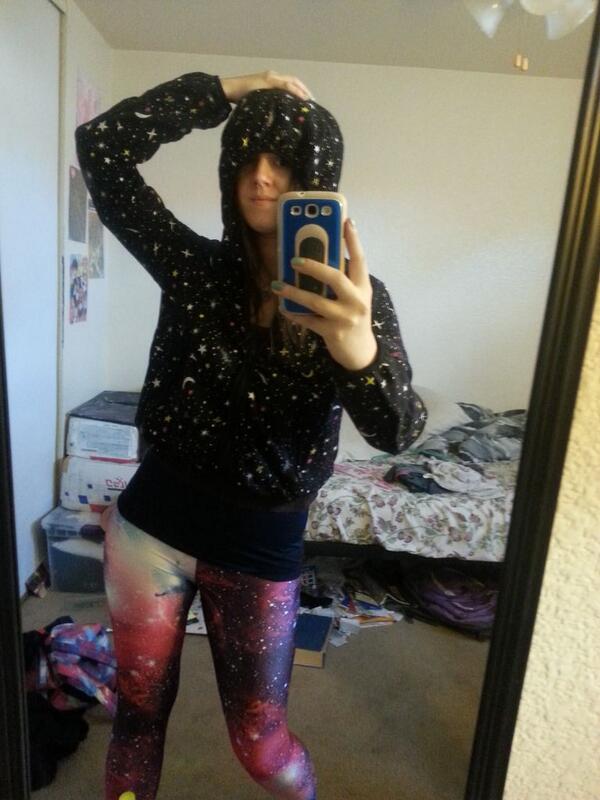 Jessthulhu🐀🐁 on X: A true space case with my galaxy leggings from  #onlineleggingstore ♡ my new nickname is Space pants!   / X