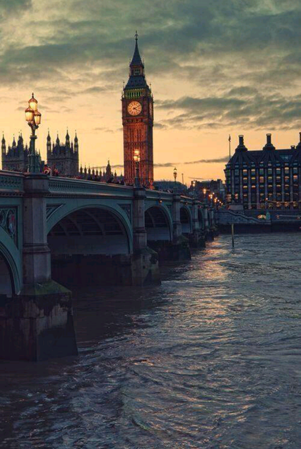_Paisajes_'s tweet photo. Una de las imagenes de #Londres mas bonitas que he visto. ¿Que opinais vosotr@s? http://t.co/EY3X7Cs2GY