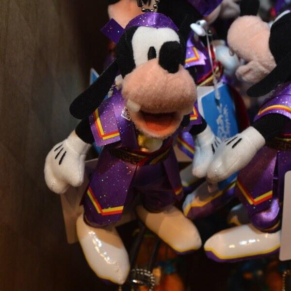 Mezzomikiのディズニーブログ En Twitter ディズニー夏祭り14雅涼群舞グッズお土産まとめ Http T Co Yquixzgydi グーフィーぬいぐるみバッジ 紫がかっこういいグーフィーさん Http T Co Tjrvvx63lw