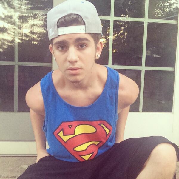 ToBeOne_PR's tweet image. “@MadisonToBeOne: The Man Of Steel💙❤️💛 http://t.co/oKX285eLv9”