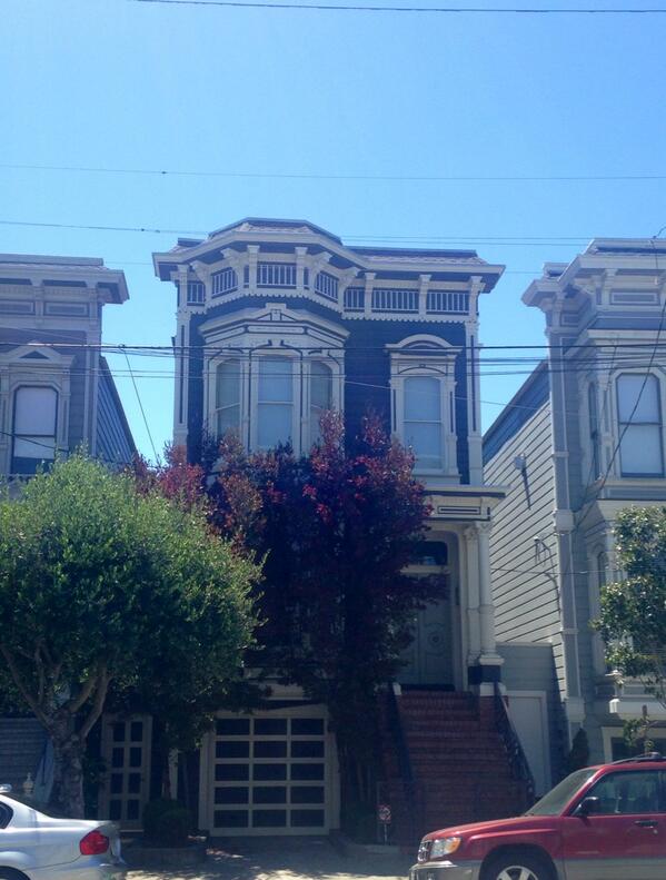 Can Michelle come out a play? #TheFullHousehouse #1709Broderick #SanFran #fullhouse