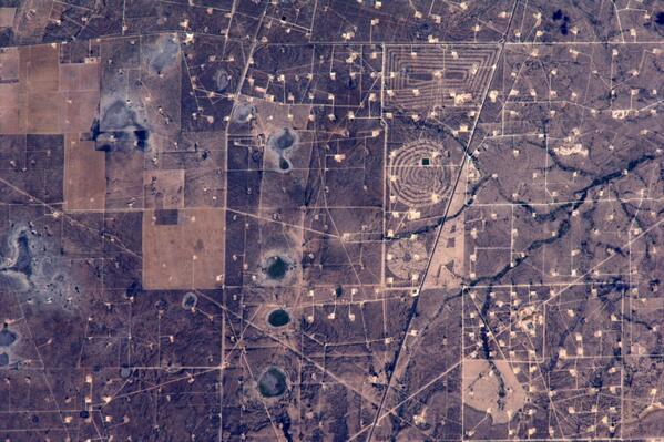 astro_reid's tweet photo. I think someone in #Midland #Texas is trying to tell us something. http://t.co/m61Xu0Pja4