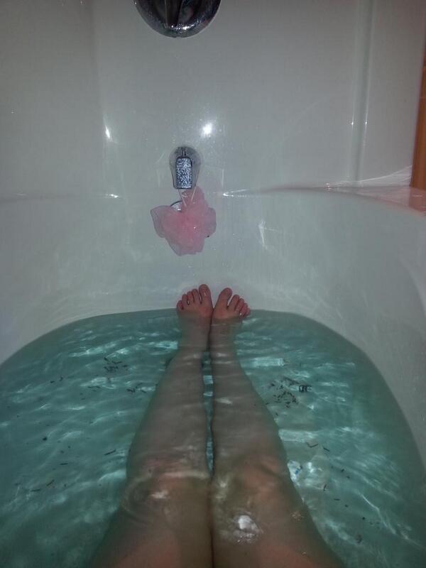 Jacqueline13578's tweet image. Relaxing moments #detoxwater #seaweed #somethingforme