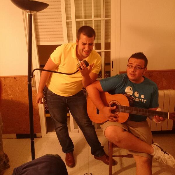 dani_pompa's tweet photo. "@SFacila: Dani y lukas http://t.co/Lrzu3TFQeb" @el_loolo