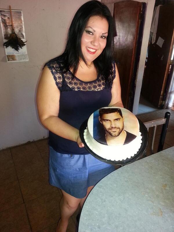 MARYEDA's tweet photo. El mejor pastel de mis cumples #RickyMartin http://t.co/eaVZfVDKYJ