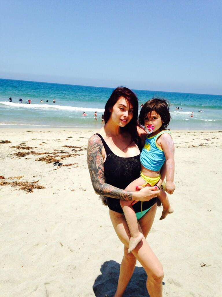 TERA PATRICK 🦥 on X: Our daughter is so beautiful &loves the beach 🐳❤️  purfect day in redondo with Sophia @shawnajkenney @chopper1patrick  http:t.colbkk4tUOwR  X