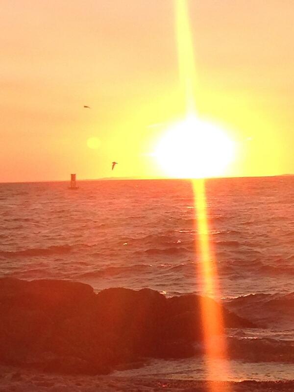 NEFirebuff's tweet photo. PHOTO 3: Sunset from #Chillmark at Menemsha Beach. http://t.co/c1TFKzANKb