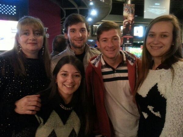GastonSilvaa's tweet photo. Entrando a ver el show de #manudasilveira con @patriper33 http://t.co/lR00bcv4tv