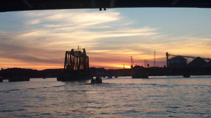 If you missed the sunset last night here's a picture of it 😍🌄🌉🚤 http://t.co/UWJlKEdB9Q<a href="/tag/cecprob"class="tags"><span>#cecprob</span></a>
