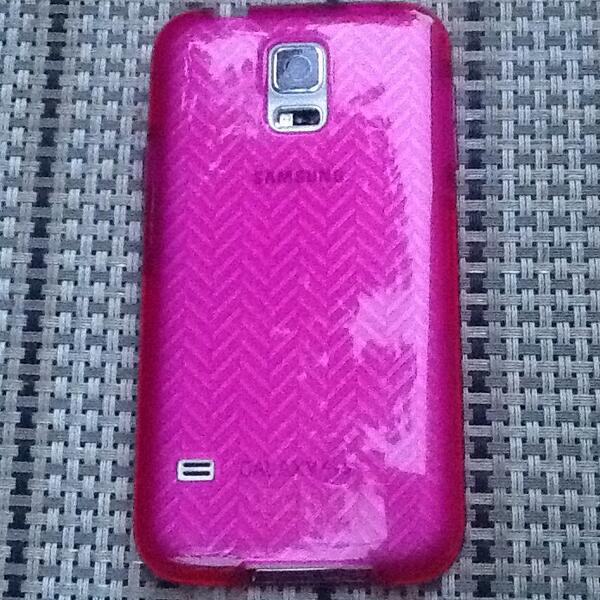 ThePinkComputer's tweet image. New phone at last! Samsung summer promo offers $100 in accessories - got this highly protective case, in pink.