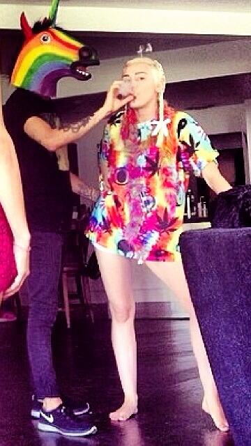 TheRealEmuCyrus tweet picture