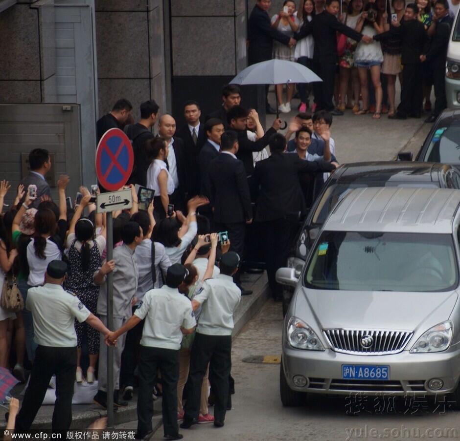 Br0uCGeCUAErGNd.jpg:large