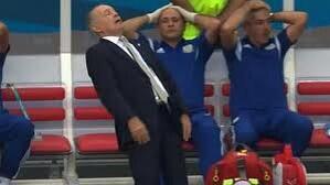 Se lesionó Nalbandian tenes que poner a Chela.