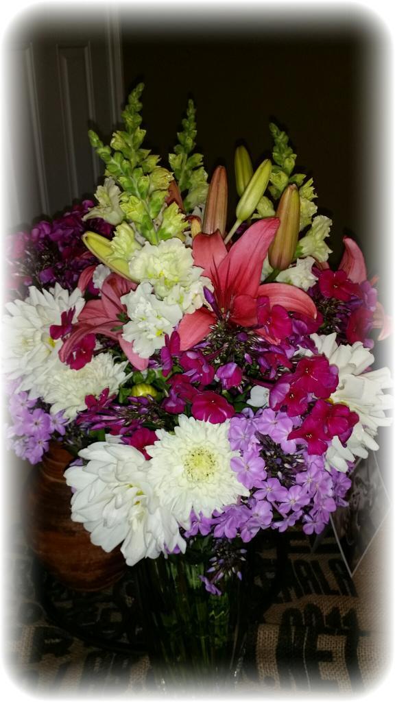 vlsamuelson's tweet image. Birthday bouquet from my daughter, Liana. Gorgeous!! From the Edmonds Farmers Market!
