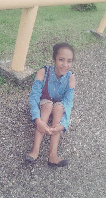 aninam_henny's tweet photo. #me #atBandaraMoseskilangin #timikacity ♥☺ #soHappy #weekend :* http://t.co/GEWEKISXWt