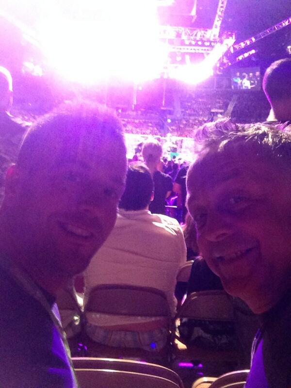 MasterCassar's tweet photo. Fight night in Las Vegas with Chris Pritchard http://t.co/9OAKF6Vg0S