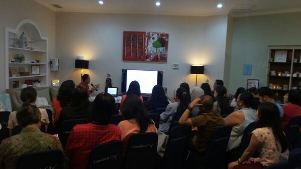 cynmarcella's tweet photo. YOUR HOME YOUR STYLE bersama DULUX dan Adi Vitriarso #RumahInspirasi @MSLiving_ID http://t.co/lkezNEgX8r