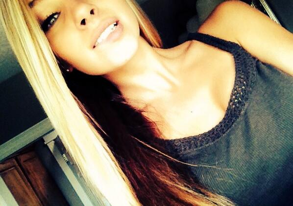 SmileItsTaey's tweet photo. “@KyleEdwards: Quote this with your seductive face” http://t.co/NywEQNhFQx