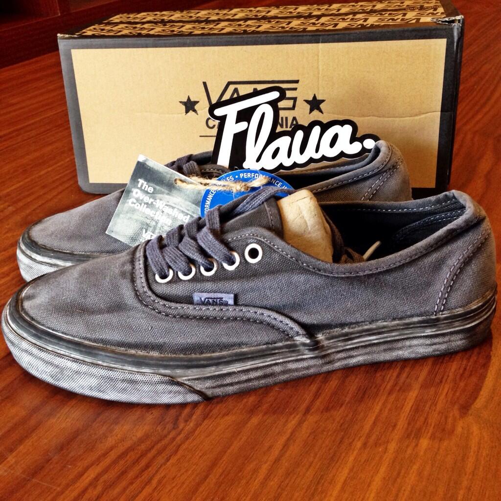 X 上的Flava.：「Vans Authentic CA over washed black size US 7,7.5