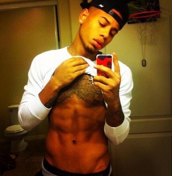 Deeeerose1's tweet image. Dammn 💋🙌😻 @_AnthonyStarr I lied this is deff my favorite pic of you! #crusheveryday #MCE