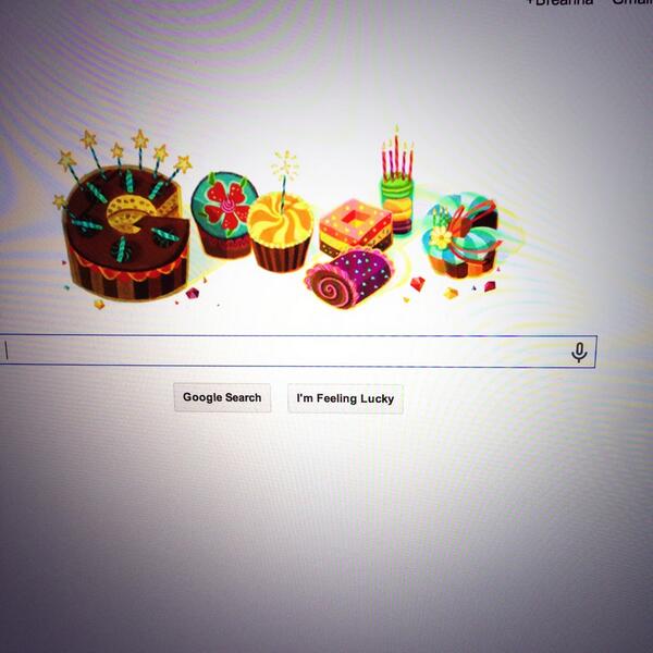 BreannaLittle's tweet image. Did google know it was my birthday 😱😱😱 🎂🍰🍰🎁 #hatebeingold