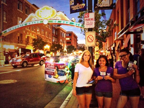 AustinAuger's tweet photo. Fun times in #SanDiego #Harrahs @harrahsresort #DiveDayClub @GrandesignMedia #StreetTeam #GaslampSanDiego http://t.co/DIaeC28zXV