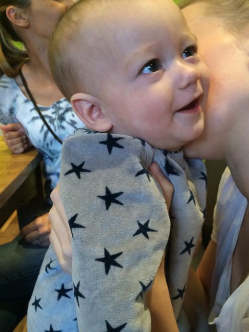 Ahh this little cuties big day! 👶💙⛪️ #christening #charlie #friends @enyaward http://t.co/0TJl60vgMz<a href="/tag/christening"class="tags">#christening</a><a href="/tag/friends"class="tags"><span>#friends</span></a><a href="/tag/charlie"class="tags"><span>#charlie</span></a>