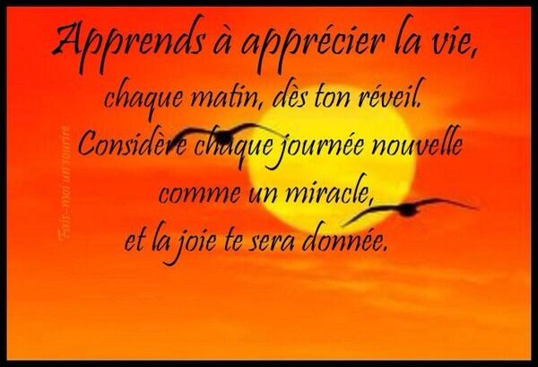 vanilesss's tweet photo. 🌺Bonjour🌺 
     
       Bon dimanche 😜 http://t.co/KorBrBVcdi