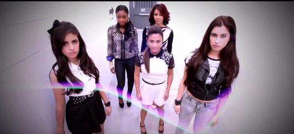 4Ho3s's tweet image. #PreOrderBOSSOnITunes #1DayTill5HBOSS #5HBOSS1DAY smarturl.it/5HBOSS #TB ✌