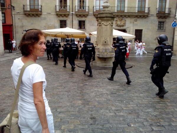 Sanferminak - 2014 - Iruñea: RT <a href="/eh_mikel/">eski</a>: #aldehemendik #SFk14