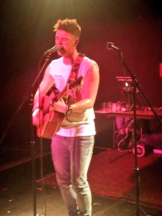 courteneyrainey's tweet photo. This day last year at @jordyokeefe sold out concert in Belfast! #tb #amazingnight #needanothersoon http://t.co/ZpNhAXxy9x
