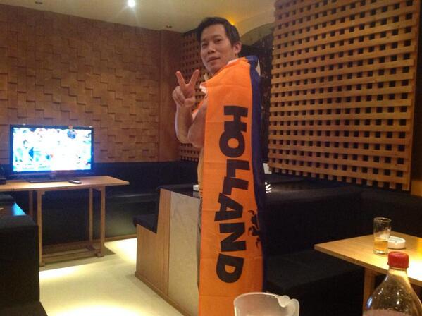 HosokawaAMS's tweet photo. What a great game, what a great night! #ned #OranjeBoven @HosokawaAMS http://t.co/PVLVxso08a