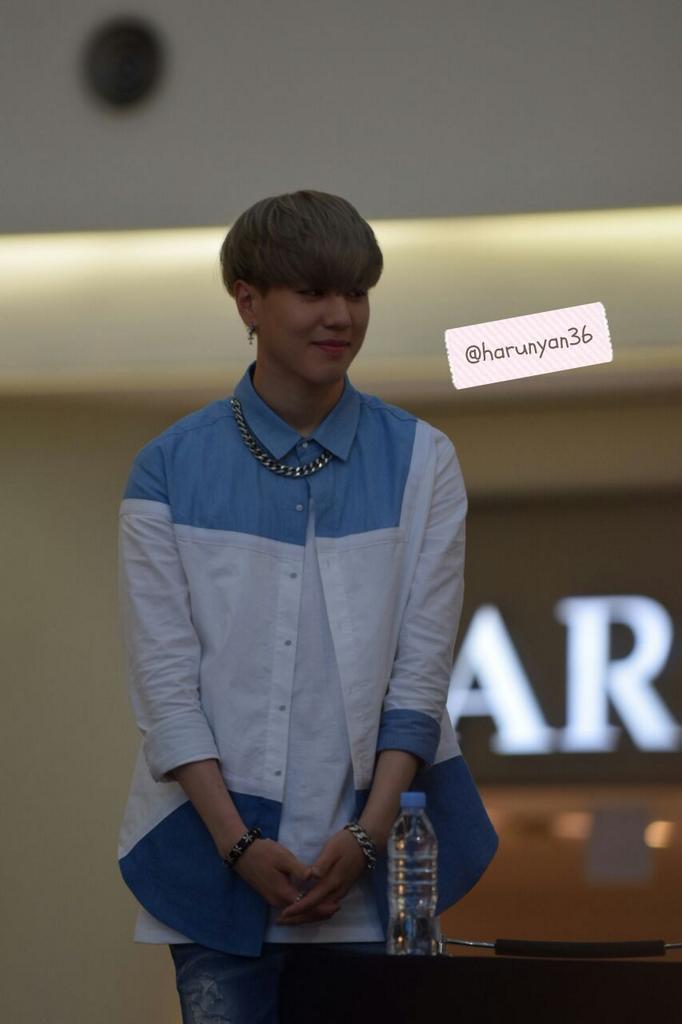 Br39LN9CAAExzq4.jpg:large