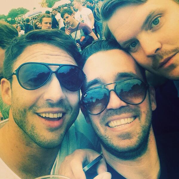 philbs7's tweet photo. Libertines!! #bangin!! #chaps!! @blackgreble @dan_ward6 #squat!!! http://t.co/hmANfmRwVL