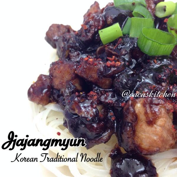 CacasKitchen's tweet photo. Jjajangmyun cooked by me :)
Mau coba juga? Yuk order di Caca's Kitchen. http://t.co/IAlW3hsv9h