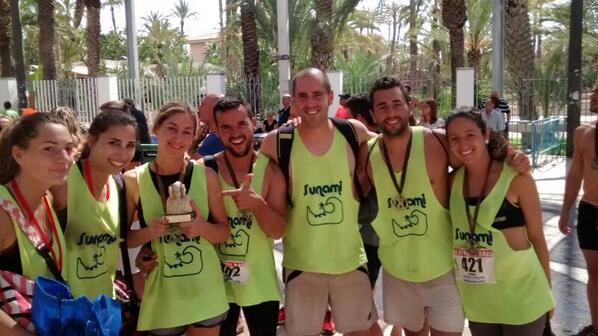 angeliyo7_rz's tweet photo. @sunamiland  el team sunami después de una carrera de obstáculos en elche.con podium incluido http://t.co/t2inupklhN