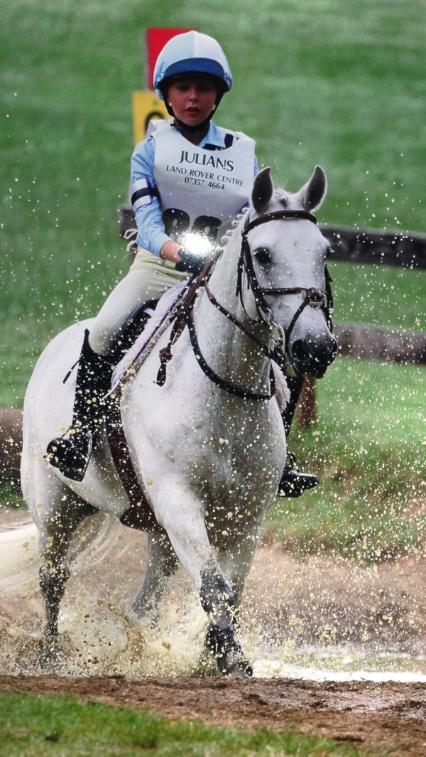 tanyacleverly's tweet photo. @brendanp1995  Action shot!!! Kindest pony in the world! http://t.co/6dILCJxQ6N