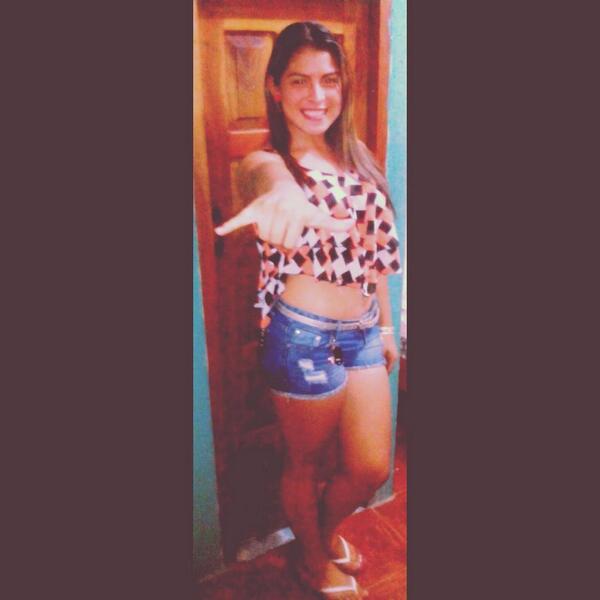 seleniita02's tweet photo. #fiesta #pretty #montaña #lomejor #fuull #elentronica #friend #bellos #inolvidable http://t.co/9YG3anpY1U