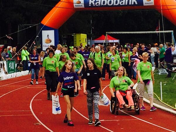 oosterhoutsamen's tweet image. De laatste rondjes tijdens de Samenloop    Oosterhout. #samenloop100