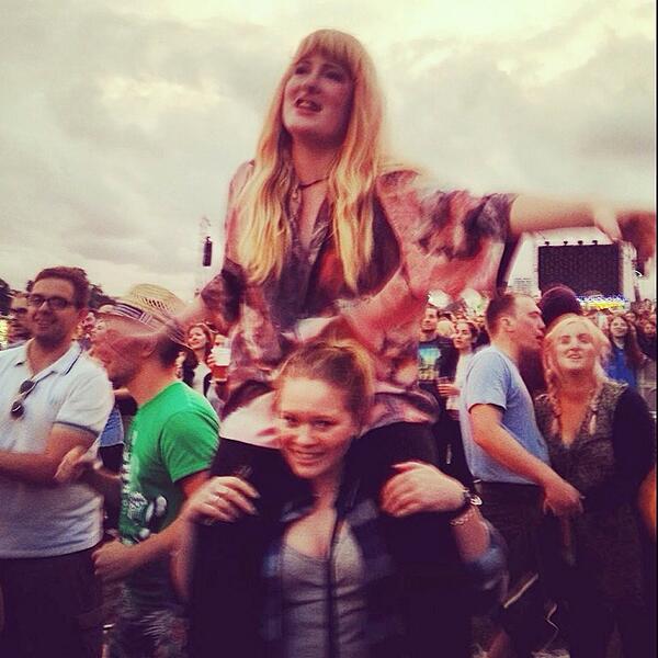 hanar__'s tweet image. Flying high @ Hyde park #libertines