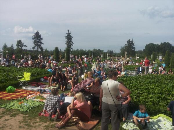 bruknaskopiena's tweet photo. Skatītāji gatavi koncertam! http://t.co/RpXex4s1mf