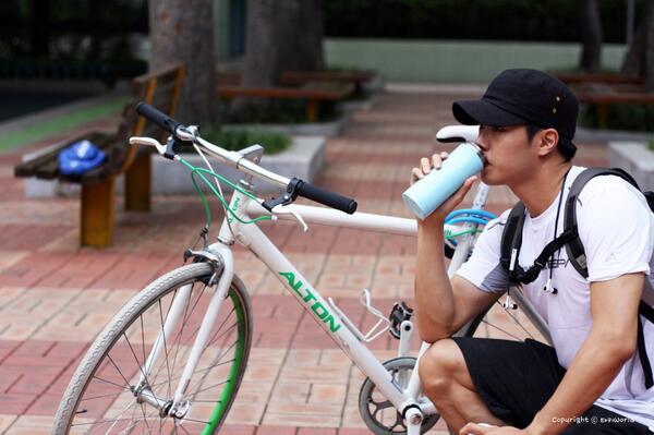 자전거를 타다가 지칠때면 아이스 보온이 잘 되는 파스쿠찌 텀블러와 함께 휴식을!!