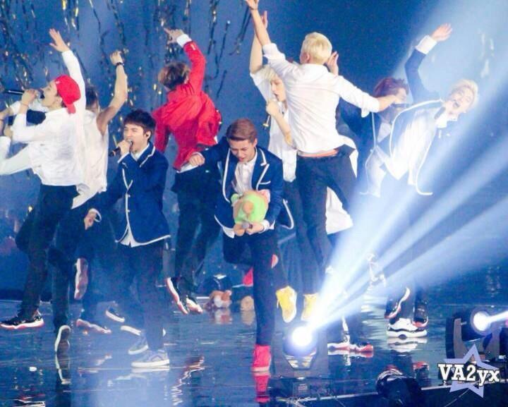 Br3g3W4CcAI6rOs.jpg:large