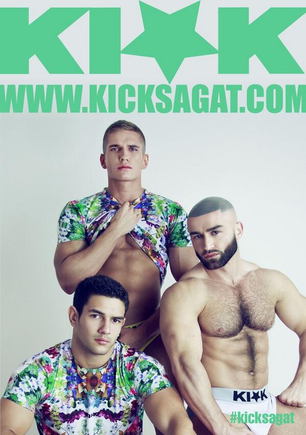 KICKSAGAT's tweet photo. New ! Get your #FlowerTee on http://t.co/axqTQnahsH - shipping worldwide ! Photo @exterfacestudio #exterface http://t.co/8iUEKij3RK