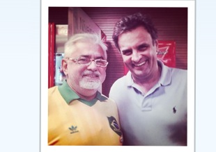 pdralex's tweet photo. Estadista. RT @zedeabreu: “@RodP13: Enquanto BH chorava sua trajédia, Aécio ia ao jogo... da Alemanha, no Maracanã!? http://t.co/rGwONb4UBu