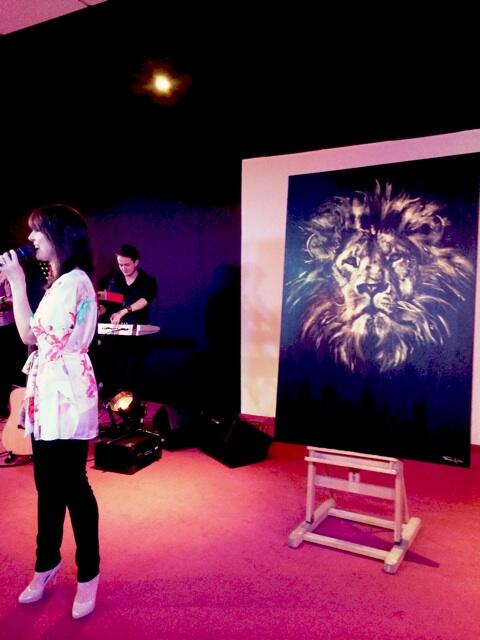Krupton's tweet photo. My Sons Painting of a Lion sold in church this morning for £700!! Money to send youth to resonate conference!! http://t.co/Avyp77CxmZ