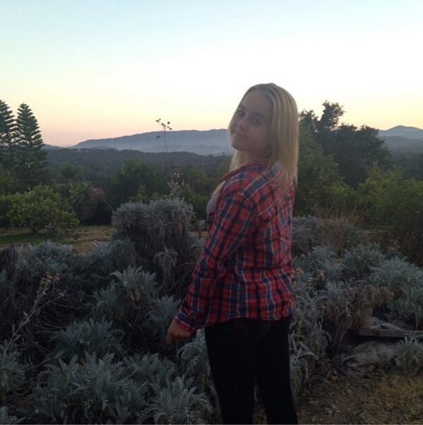 TheKrewOfficial's tweet photo. Hey everyone it's dempsey! Happy Sunday! #TheKrew #music http://t.co/Ii56n6Vq4B