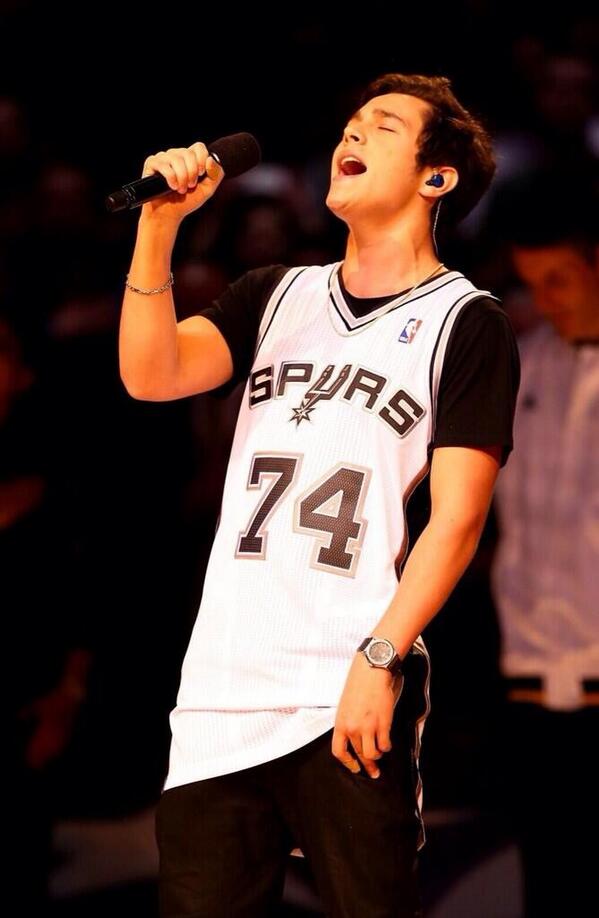wenmoth1999's tweet photo. urghh, I want to see austin mahone so bad,!💖😬😱 http://t.co/pqYtEAoubq
